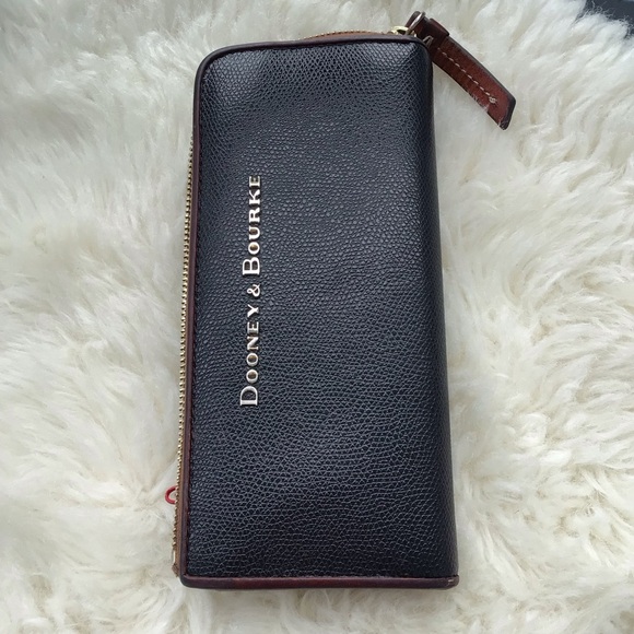 Dooney & Bourke All Weather Leather Long Zip Around Multi-compartment Clutch Bag - Picture 9 of 10